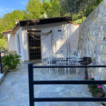 Nyaraló La Casa Degli Ulivi Camporosso